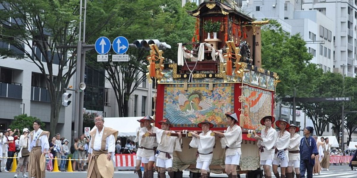 Japanese Parade Float Makes International Debut in Oregon Asia