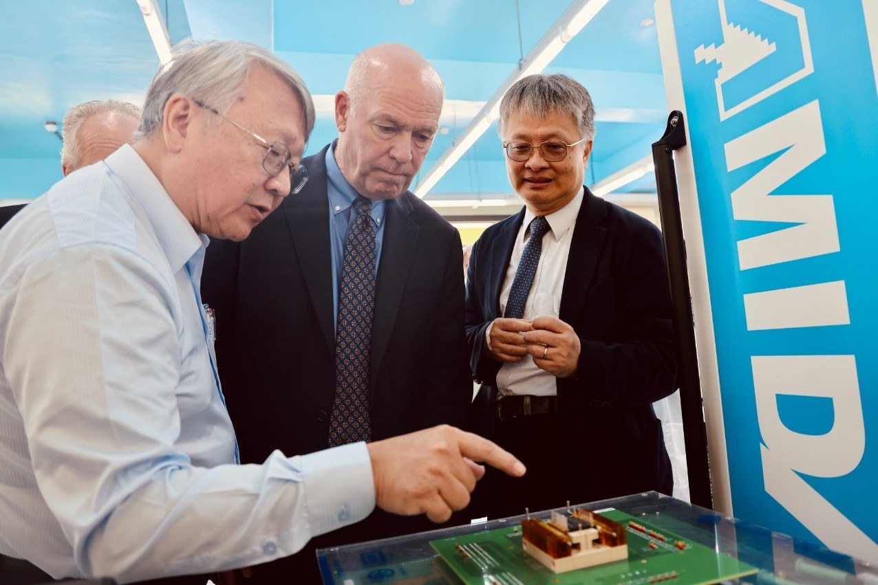 Image of Governor Greg Gianforte touring Minghsin University of Science and Tech (Source: Montana Governor’s Office)